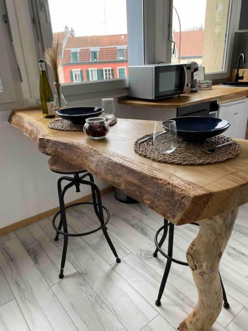 Superbe Studio Cosy Et Atypique 3 Etoiles Montbéliard Eksteriør billede